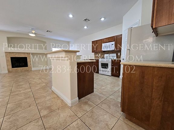 3rd image of 9132 Forest Willow Ave Unit 103