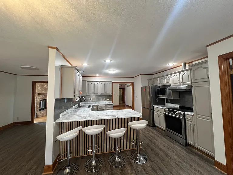 1004 Monarch Dr — Photo 12