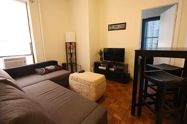 Rented by Compass | media 12