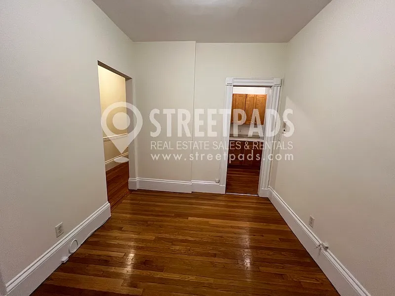1 bed, 900 sqft, $3,500 — Photo 4