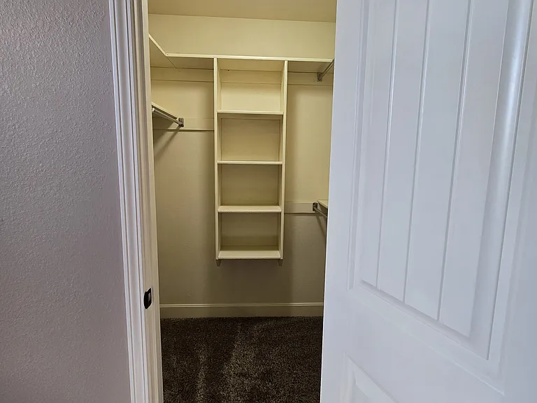21601 Westover Cir — Photo 38