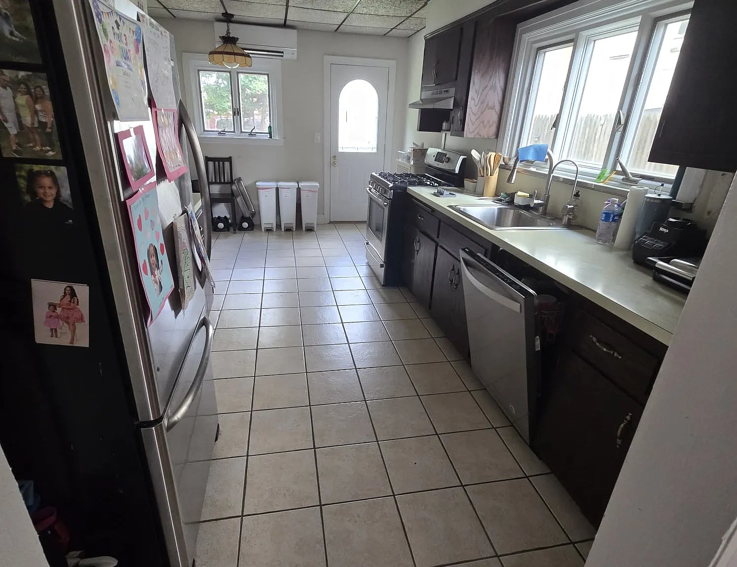 3 bed, 1.5 bath, $4,200 — Photo 3