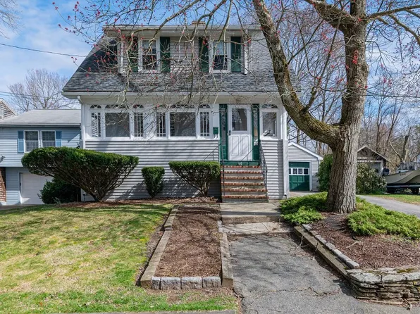 46 Trafalgar Ct, Weymouth, MA 02190