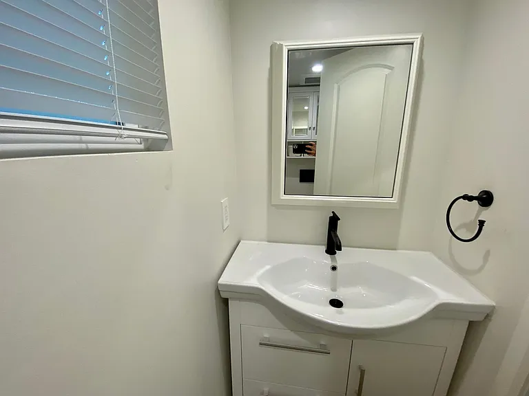423 Saratoga St #3/4 — Photo 6