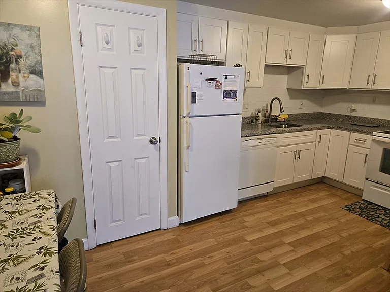 2 Old Colony Ln #8 — Photo 5