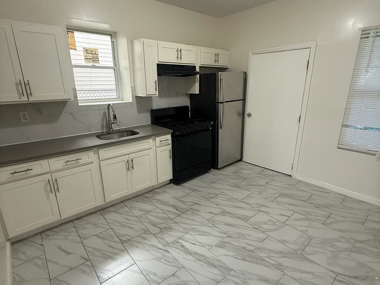 71 Wakeman Ave — Photo 1