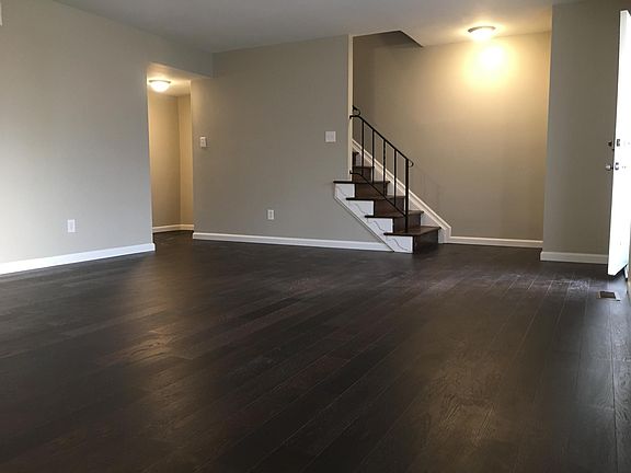 Living room (different angle)