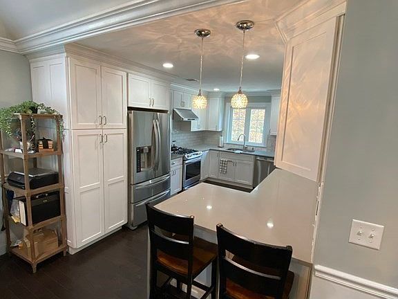 5th image of 34 Drinkwater Ave #2