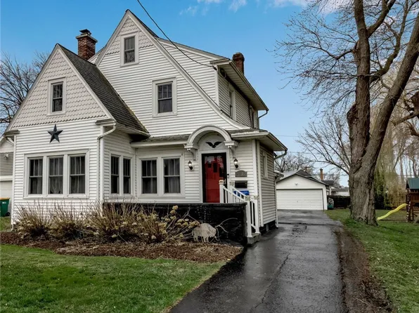 4810 Rogers Rd, Hamburg, NY 14075