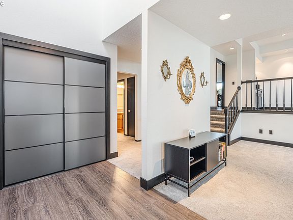 5th image of 511 SE 15th St