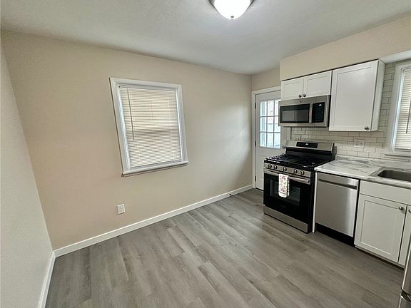 4th image of 1193 Stratford St
