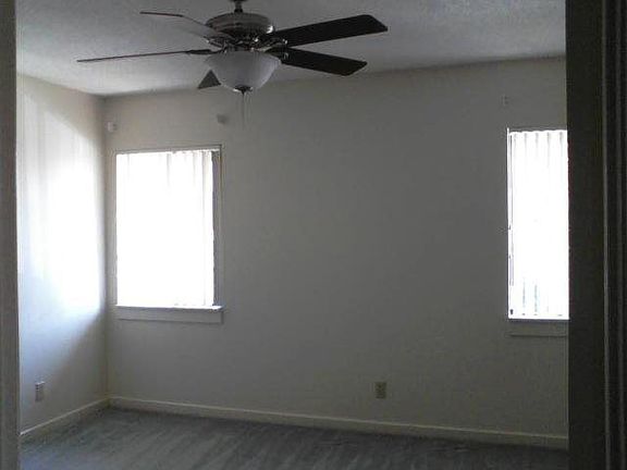 5th image of 40 Club House Dr APT 206