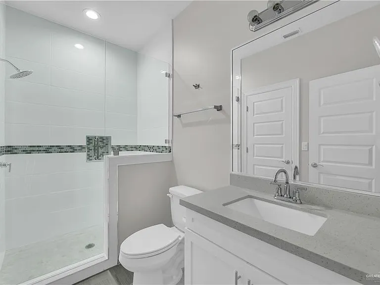 1602 Playa Dr #2 — Photo 9