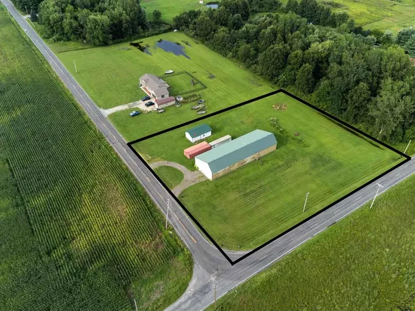 4456 Thorn Rd, Walkerton, IN 46574