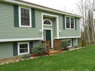 5 Levant Heights Dr, Levant, ME 04456
