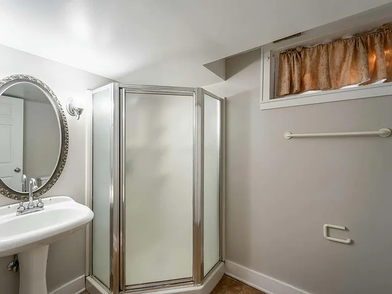 2217 Donald St — Photo 30