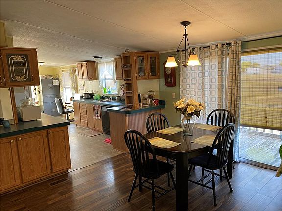 4th image of 3050 Shady Creek Cir