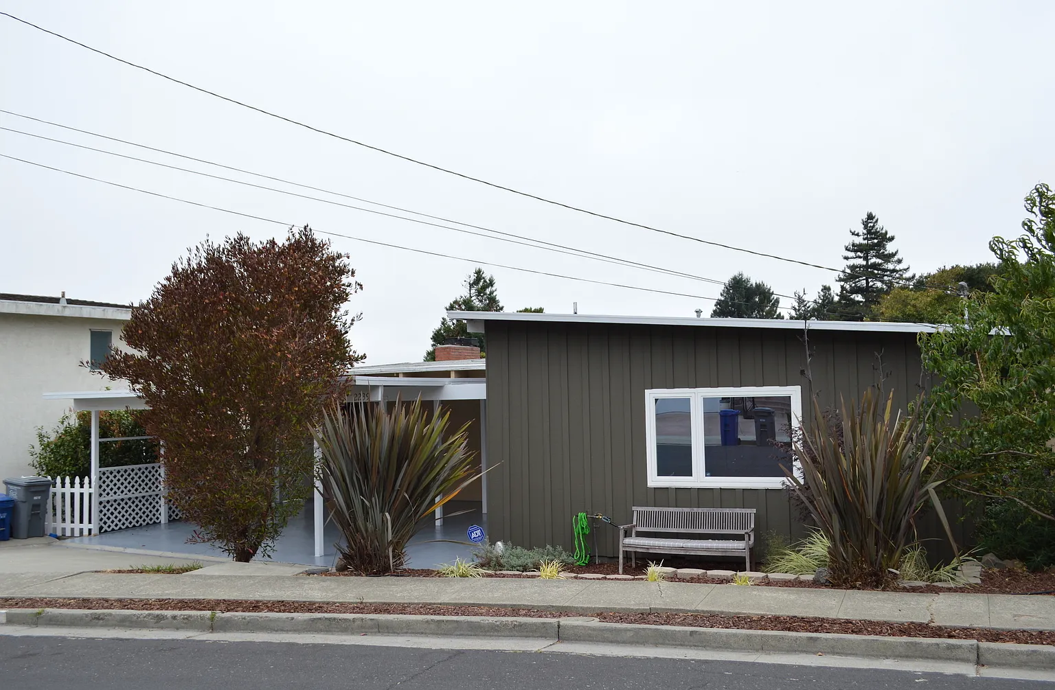 Charming large home near public transportation — Photo 1