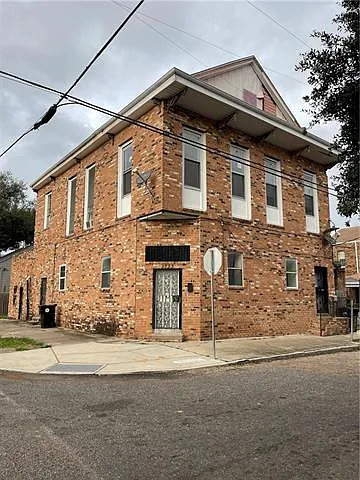 2733 Danneel St