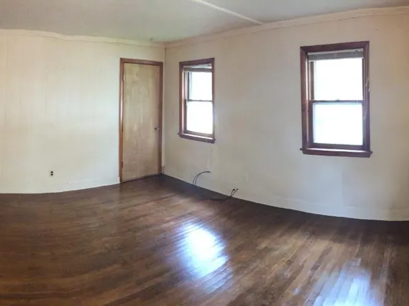 37 Main St, Manchester, CT 06042