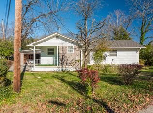 101 E Passmore Ln, Oak Ridge, TN 37830