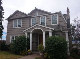 3601 60th Ave SW, Seattle, WA 98116