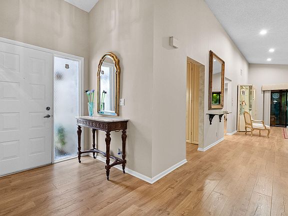5th image of 2420 Fiddleleaf Avenue
