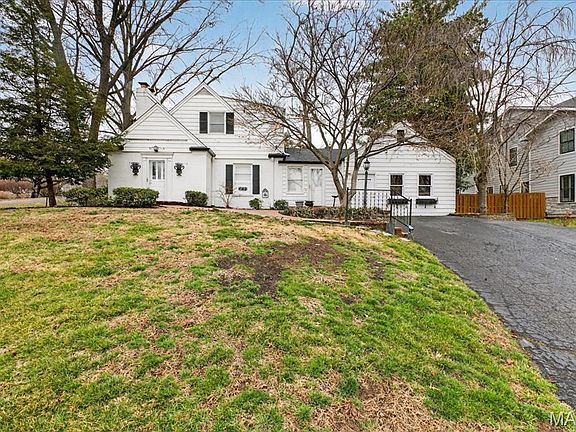 2nd image of 9553 Park Ln
