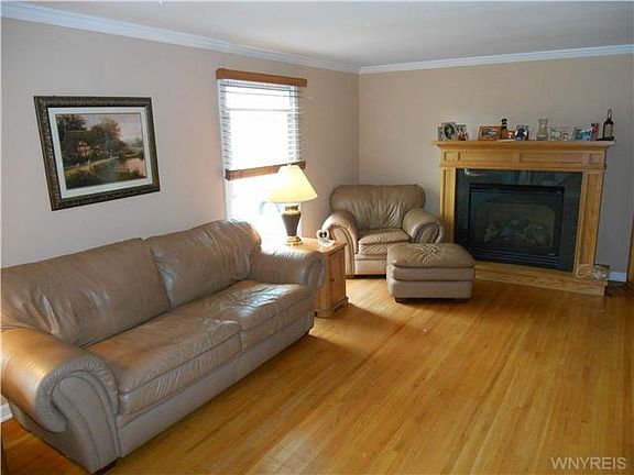 3rd image of 487 Deerfield Dr