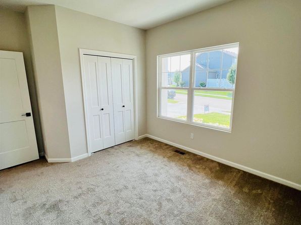 17526 Willit St, Bennington, NE 68007 view 2