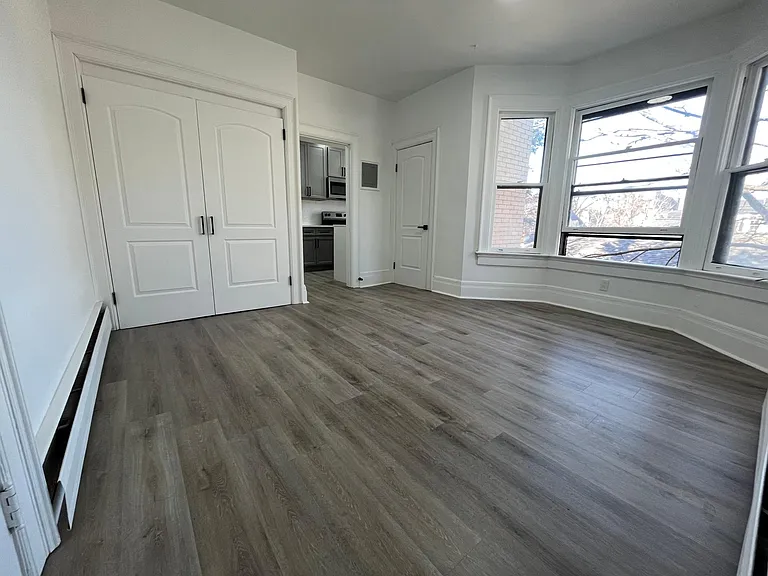 26 Irving Pl — Photo 2