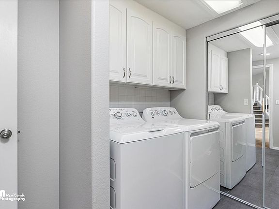 5th image of 5375 Cape Seville Dr
