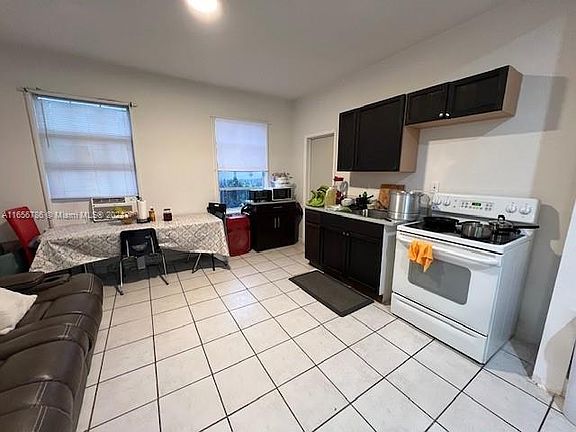 4th image of 2337 NW Flagler Ter