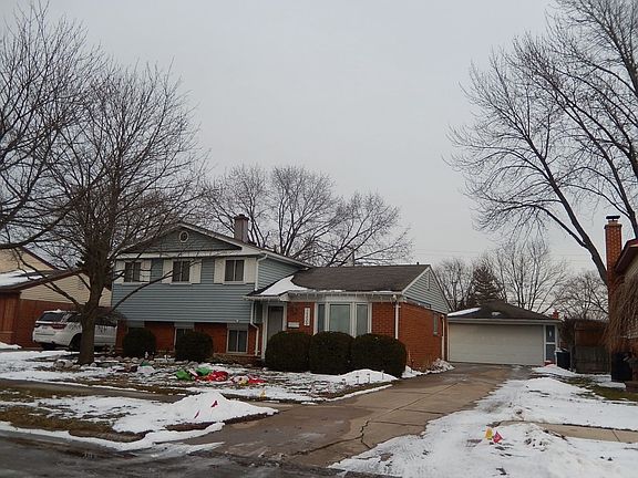 3rd image of 14220 Sunbury St
