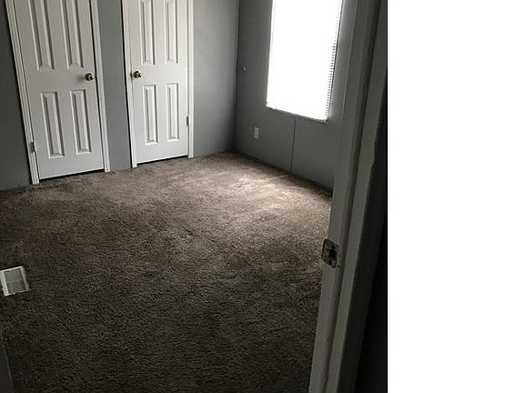5th image of 216 Fox Wood