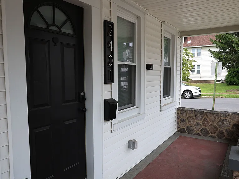2401 Forest St #2401 — Photo 3