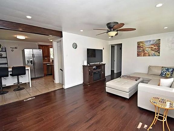 3rd image of 216 Mira Ave