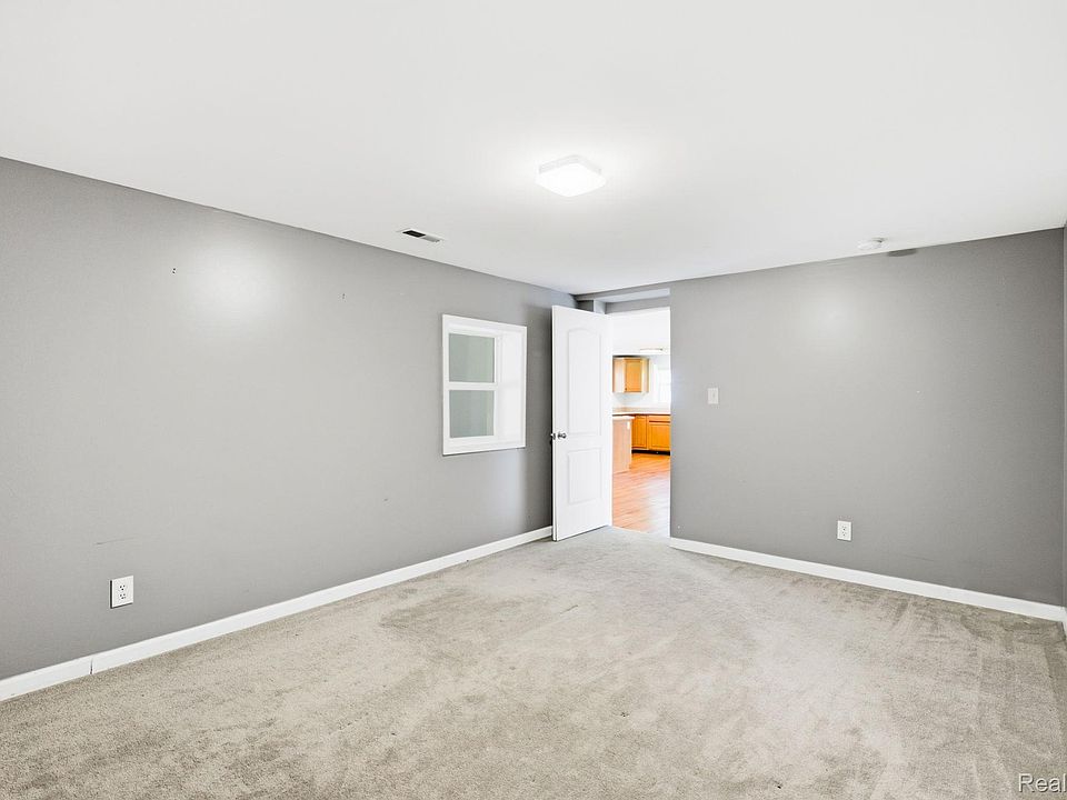 3246 Keewahdin Rd, photo 18