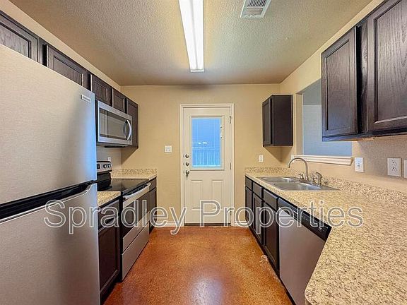 5th image of 1548 Brady Way