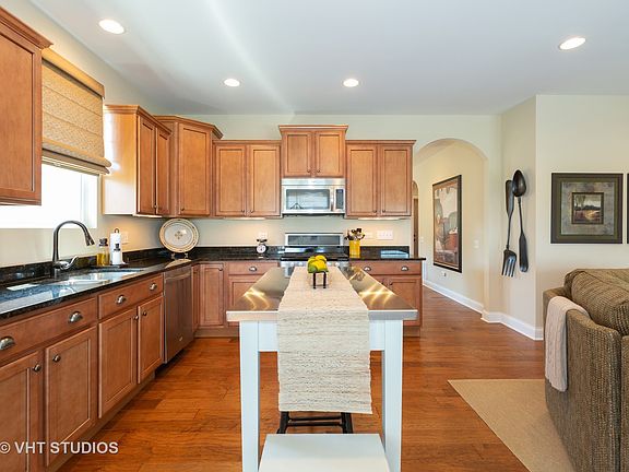 5th image of 3182 Eastbank Cir