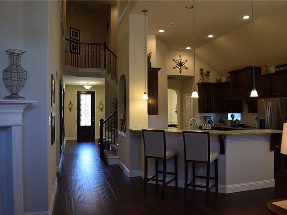 5th image of 2401 Fountain Gate Dr