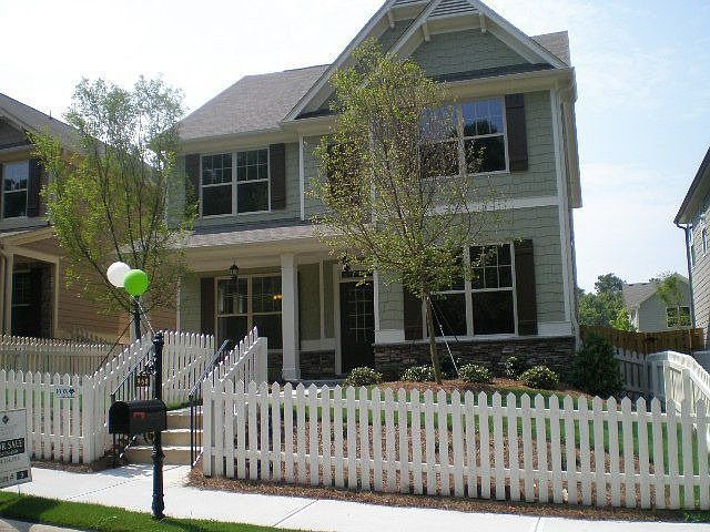 1st image of 960 Turner Dr SE