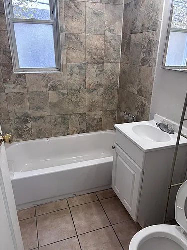 Ridley Town Manor Photo 1
