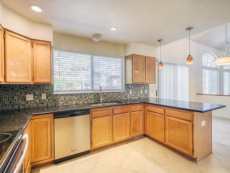 20455 E Crestline Pl — Photo 9