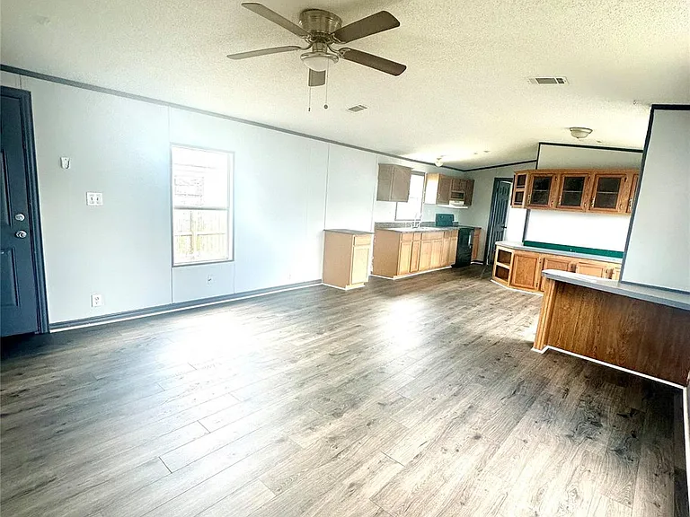 2523 Oyster Creek Bnd — Photo 2