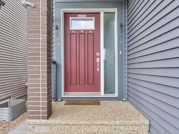 3rd image of 4104 6th Ave SW