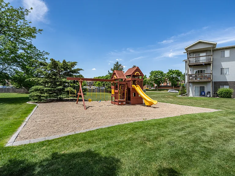 Oxbow Park Apartments — Photo 6