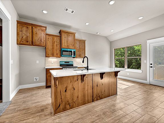 5th image of 29 Islay Cir