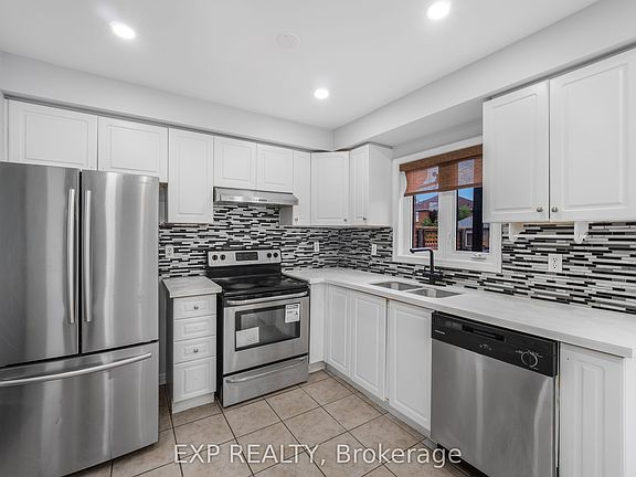 3rd image of 128 Olympia Cres
