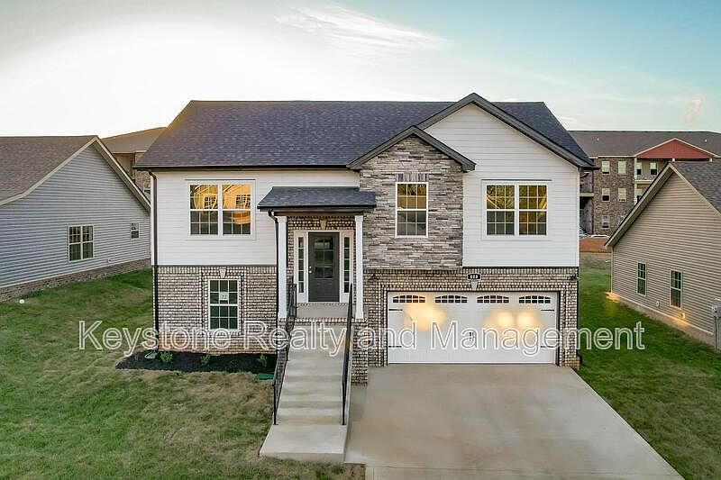 1st image of 808 Lillian Grace Dr